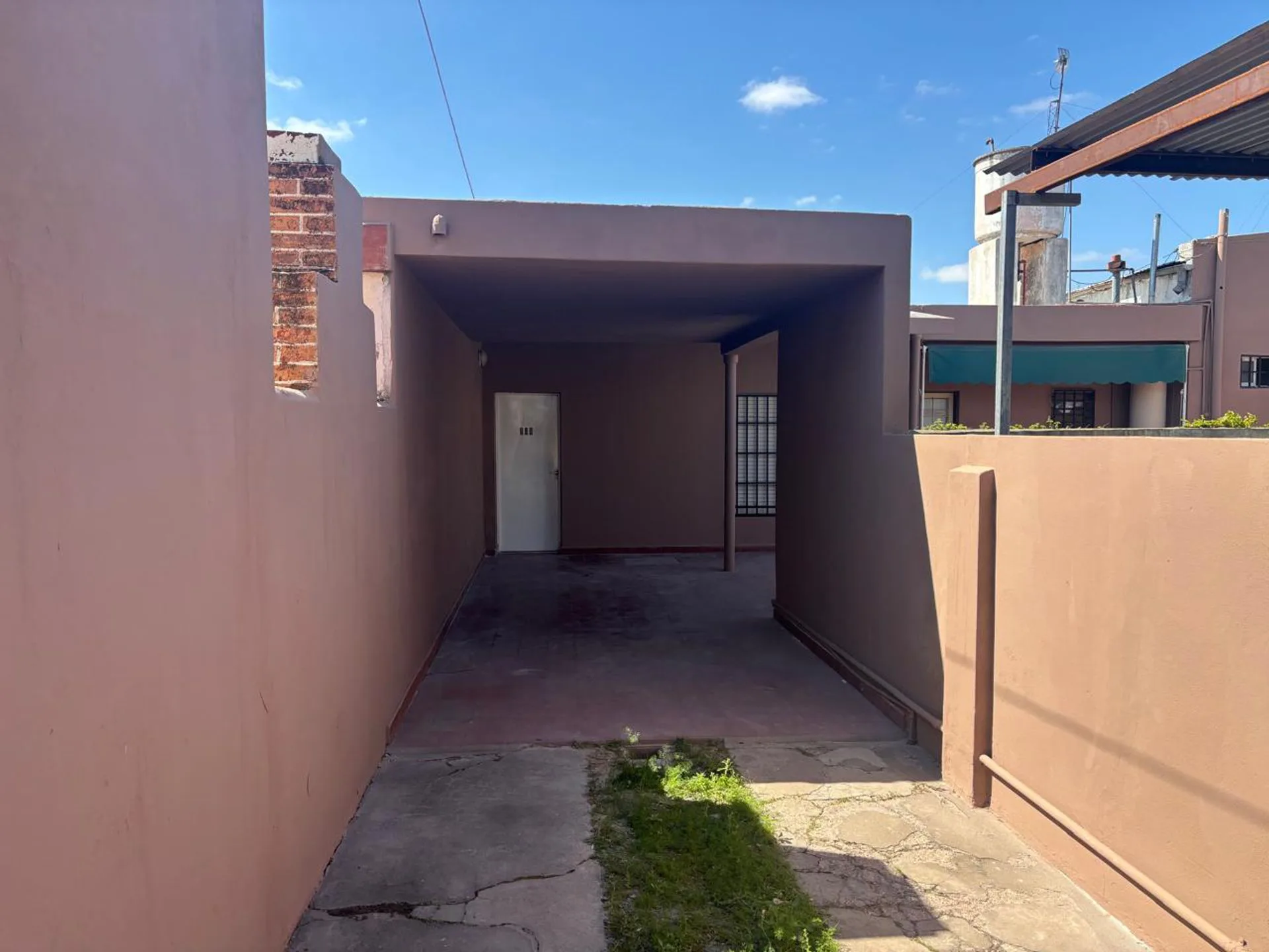 VENTA CASA | 2 HABITACIONES | BARRIO CATEDRAL foto 3
