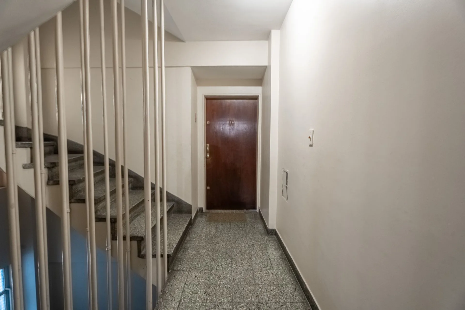 DPTO EN VENTA 3 AMB Y MEDIO EN ALMAGRO IMPECABLE! foto 5