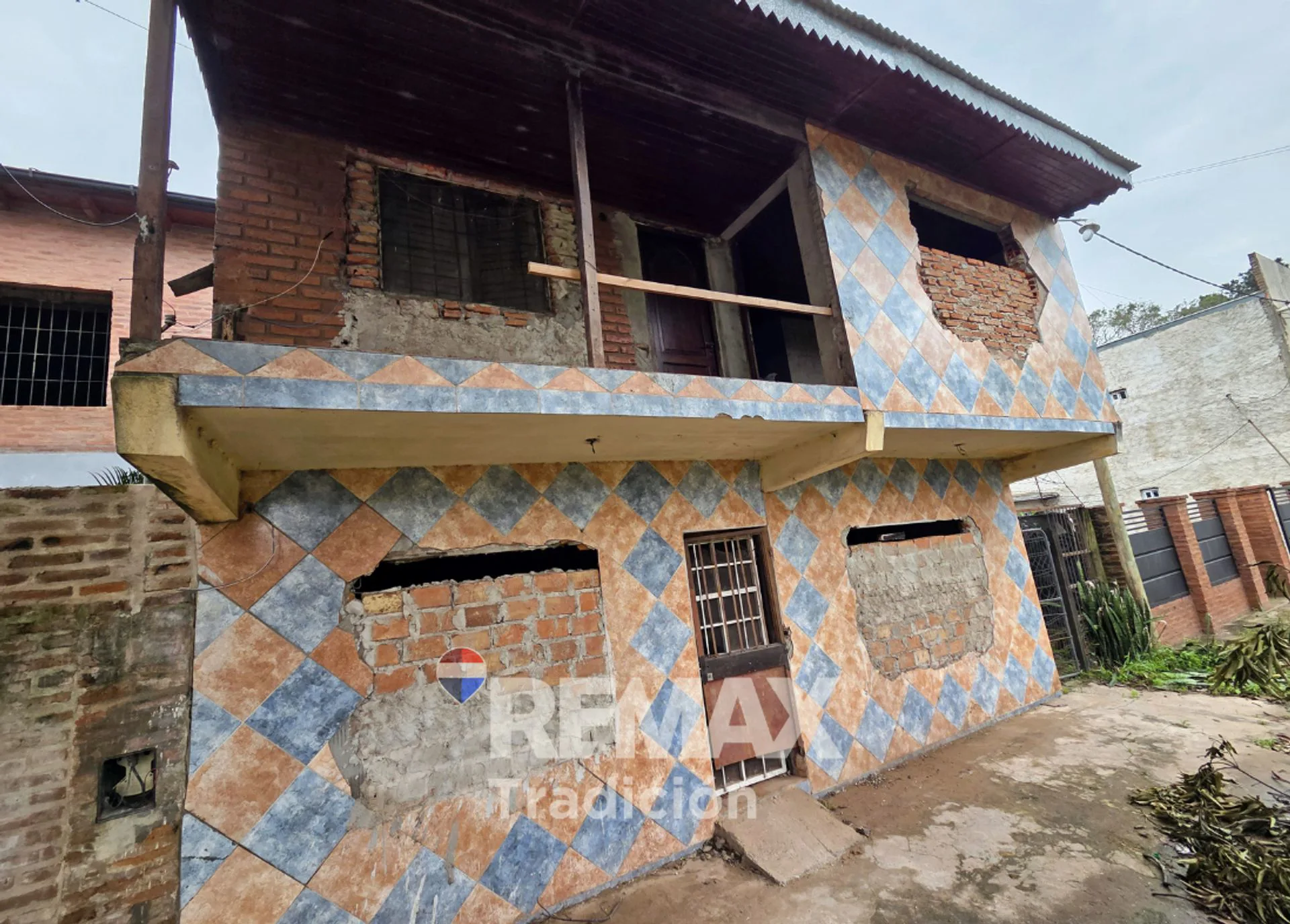 Casa a reciclar en venta, Resistencia - 337m² foto 2
