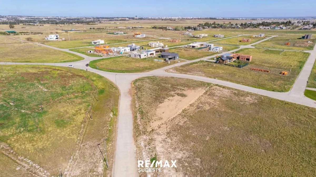 LOTE EN VENTA EN BARRIO LA BARRANCA foto 3
