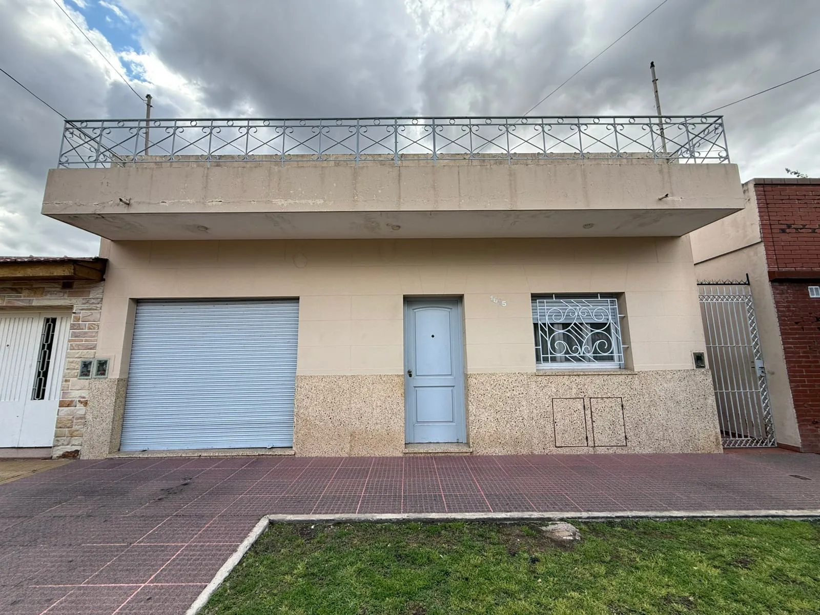 Venta Casa 4 ambientes con depto 3 ambientes en Morón. Financiacion foto 3