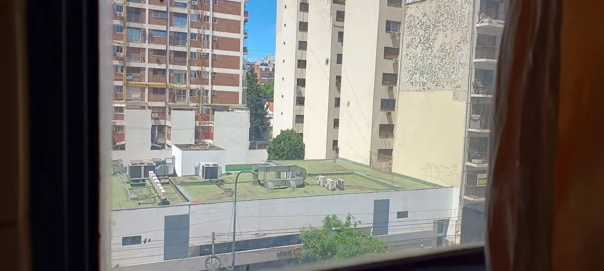 VENTA DEPTO 2 AMB CON BALCÓN Y BAULERA, FLORES. foto 3