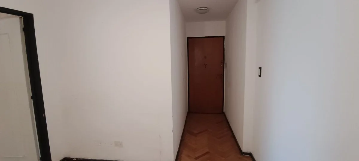 VENTA DEPTO 2 AMB CON BALCÓN Y BAULERA, FLORES. foto 4