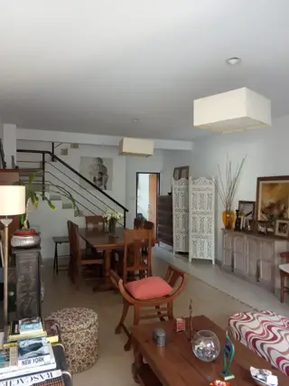 VENTA DE HERMOSA CASA DE CUATRO AMB EN MUY BUENA ZONA. foto 2