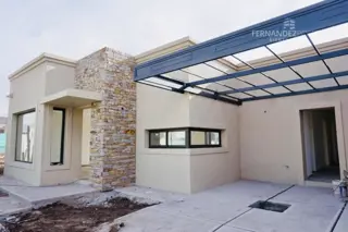 SE VENDE Casa A Estrenar 3D 2B Finas Terminaciones Barrio Privado Rincon de Drummond Lujan foto 1