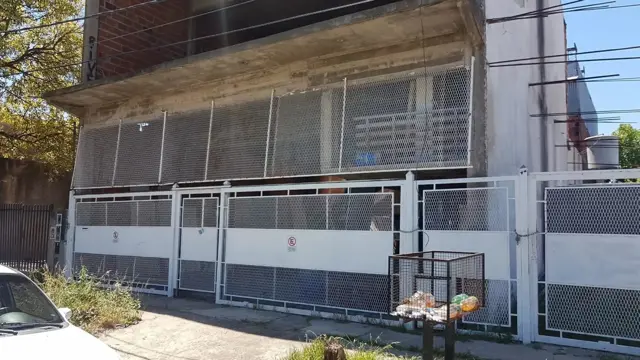Local de 275 m2 en Ituzaingó