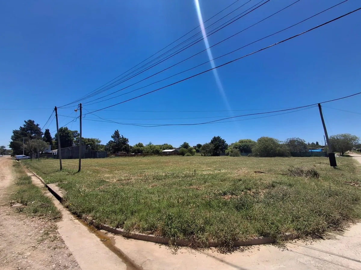 Gran terreno de 3700 m2 cerca ruta 12, San Benito foto 3