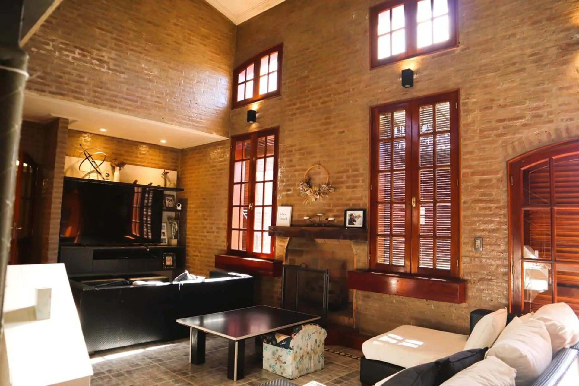 VENTA CASA 4 DORMITORIOS BEVERLY HILLS SMT foto 4