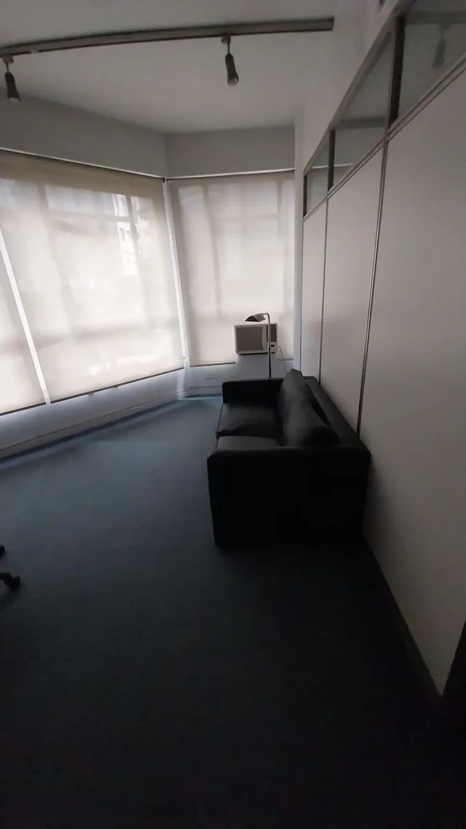 VENTA OFICINA AMOBLADA - MICROCENTRO - OPORTUNIDAD foto 3