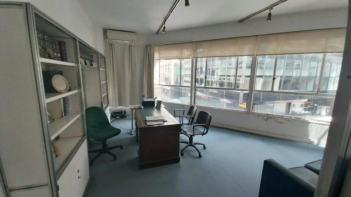 VENTA OFICINA AMOBLADA - MICROCENTRO - OPORTUNIDAD foto 5