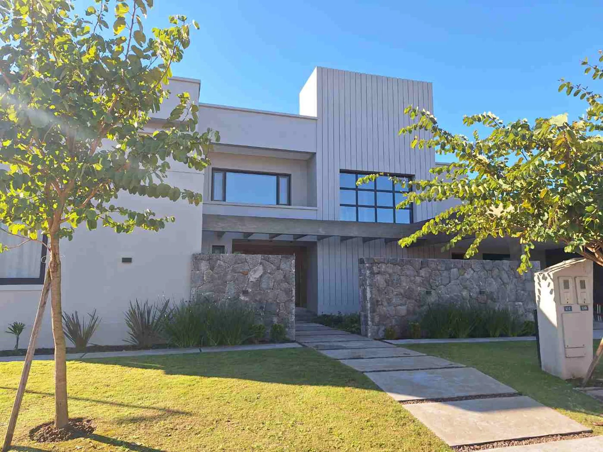 CASA 4 DORMITORIOS VIENTO SUR PREMIUM