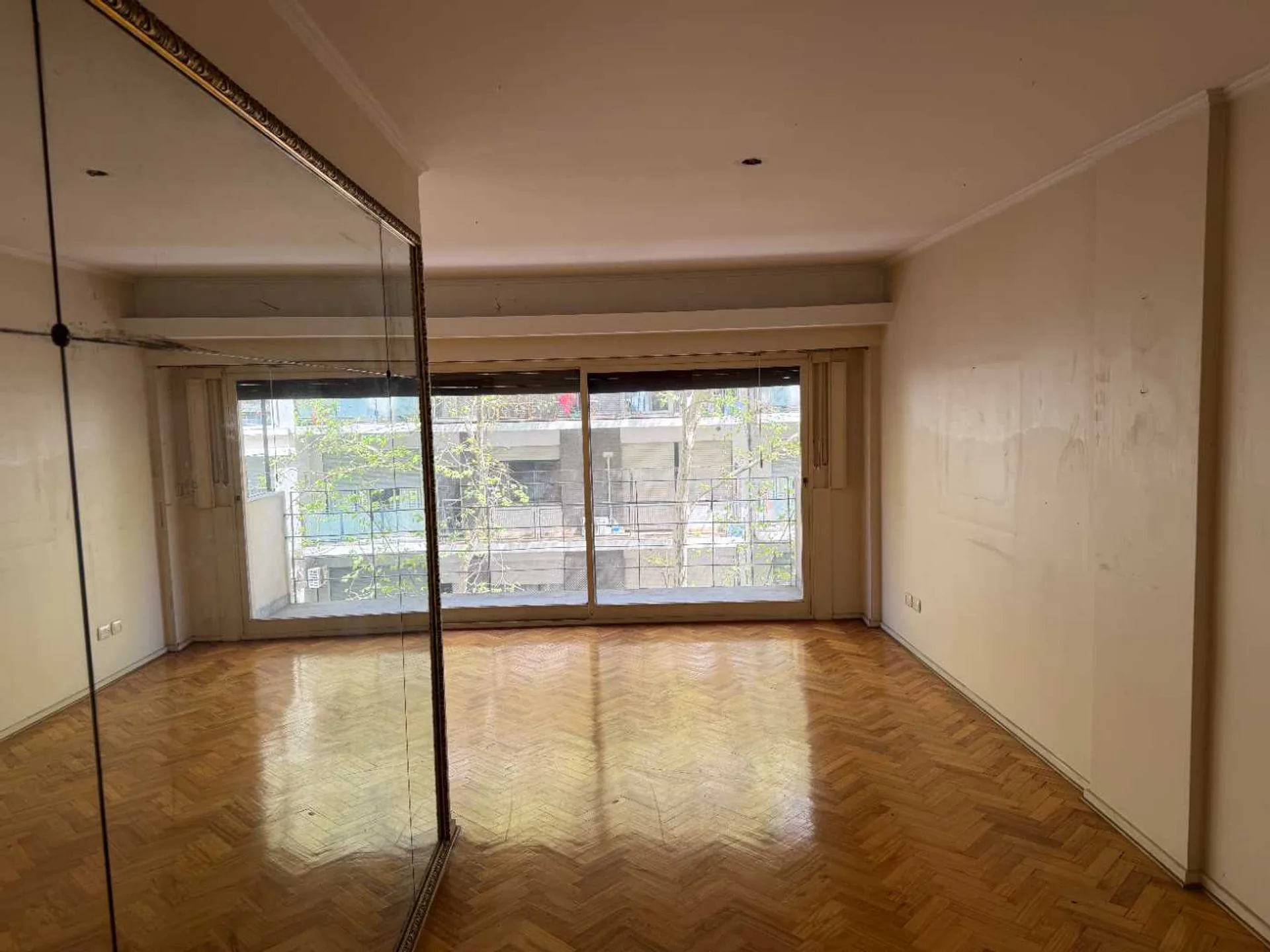 VENTA DEPARTAMENTO 3 DORMITORIOS BALCON Y COCHERA foto 2