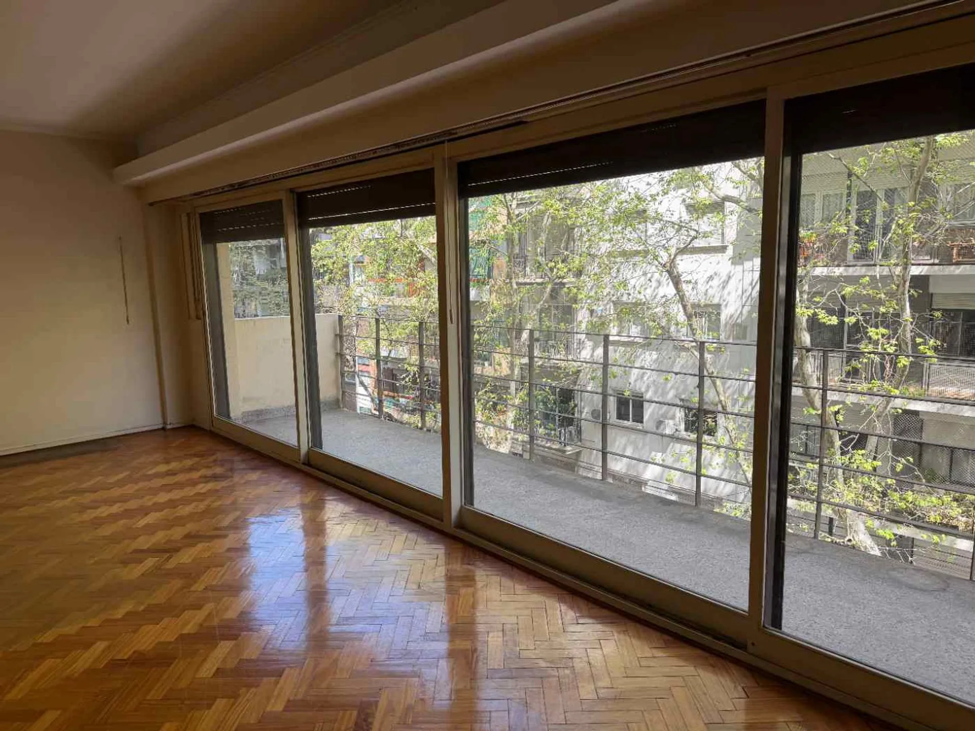 VENTA DEPARTAMENTO 3 DORMITORIOS BALCON Y COCHERA foto 3