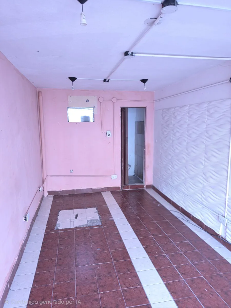 OPORTUNIDAD COMERCIAL! Local en alquiler a solo una cuadra de la Rotonda de San Justo. foto 2