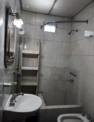 VENTA EN BLOCK, CASA 3 AMBIENTES. CON JARDIN, MAS UN DEPARTAMENTO 3 AMB.P.H. SANTOS TESEI. ¡¡¡OPORTUNIDAD foto 5