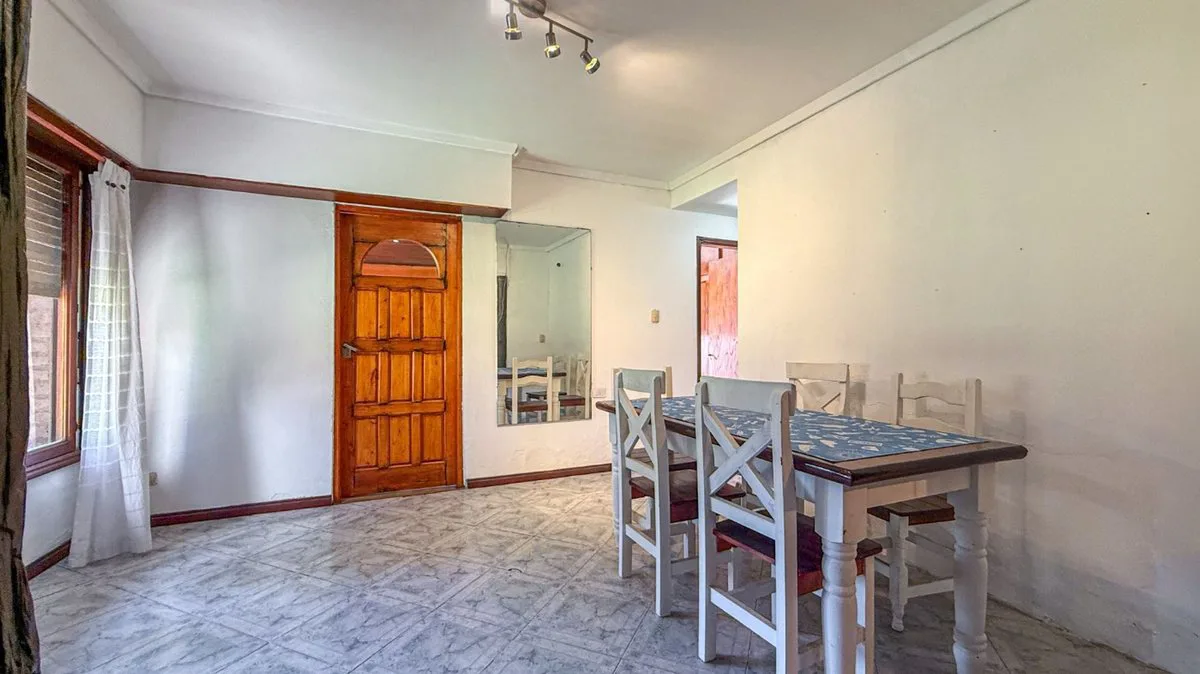VENTA CASA 5 AMBIENTES COCHERA Y PARQUE + DEPTO foto 5