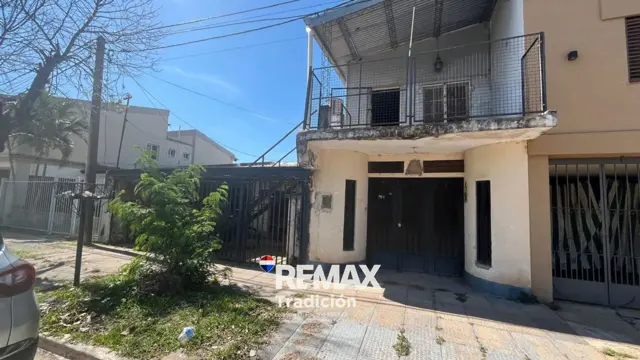 VENTA CASA + DEPARTAMENTO A RECICLAR - LA LIGURIA