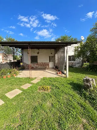 Casa a refaccionar en murphy. foto 4