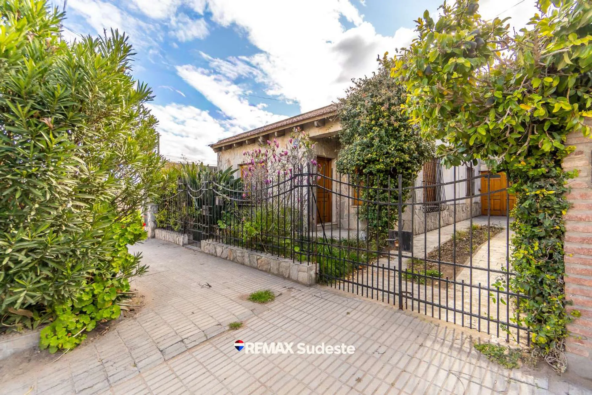 CASA EN VENTA BARRIO COLÓN - APTA CRÉDITO foto 2