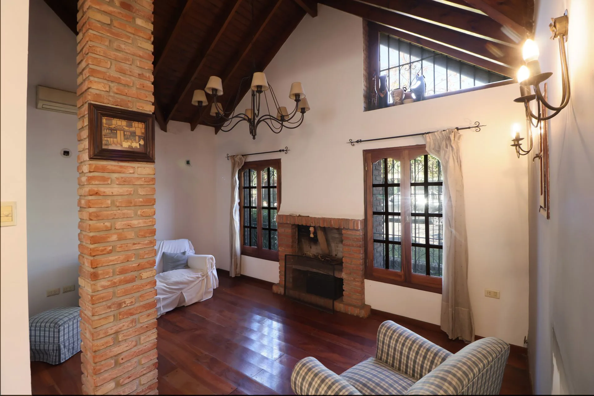 Casa Venta 5 Ambientes Castelar Con Pileta foto 5