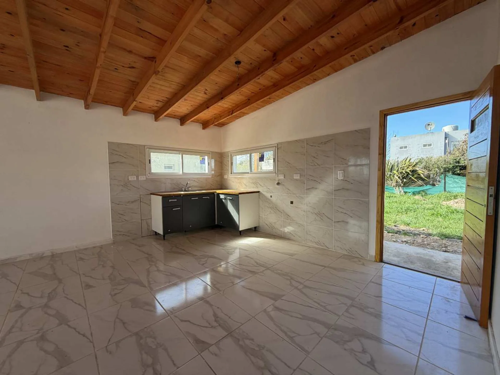 VENTA CASA 3 AMB A ESTRENAR LAS LOMAS MIRAMAR foto 2