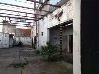 Excelente Galpón Industrial, salida a 2 calles, 1050m2 foto 3