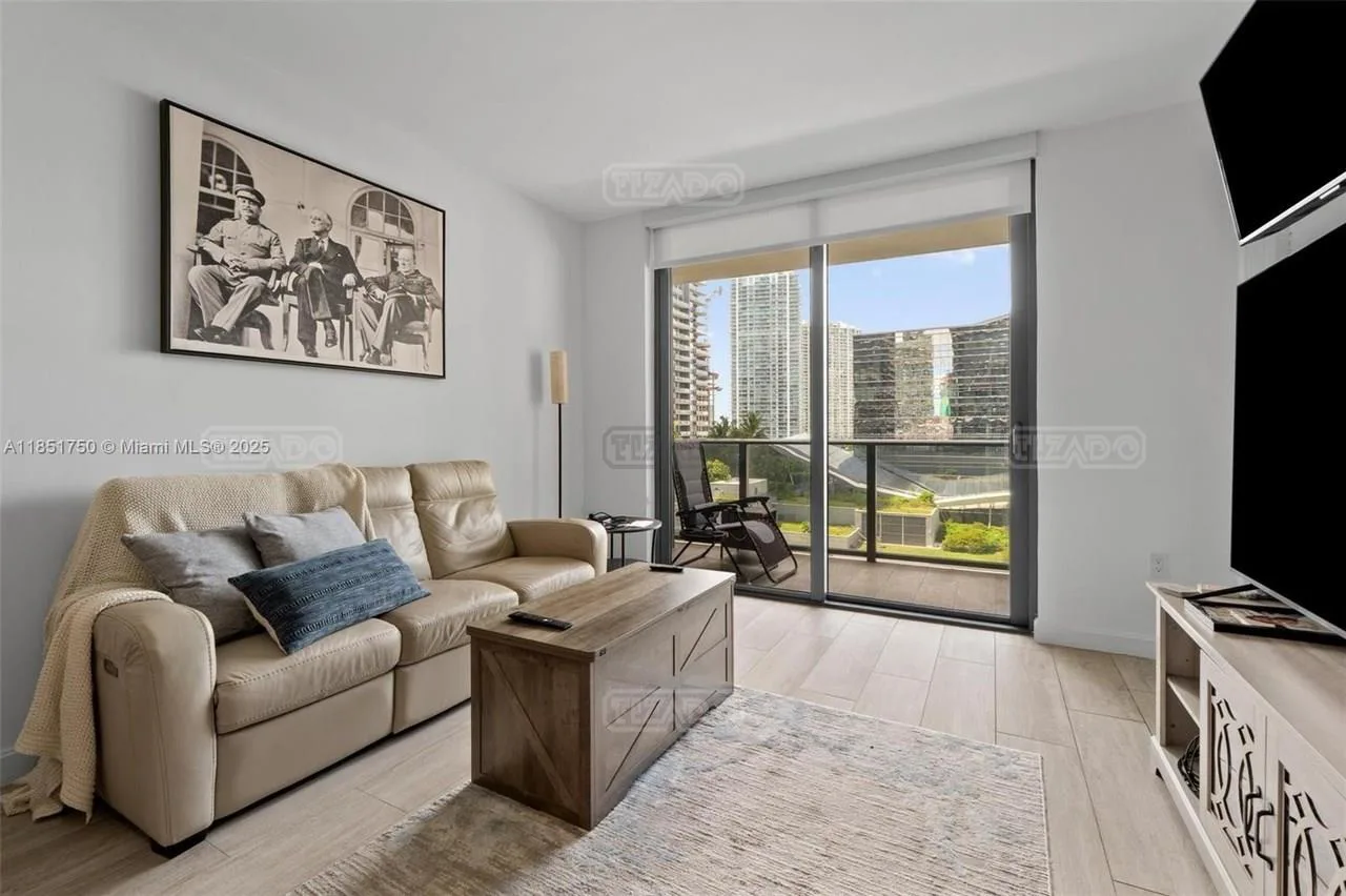 45 SW 9th St #1109 foto 4