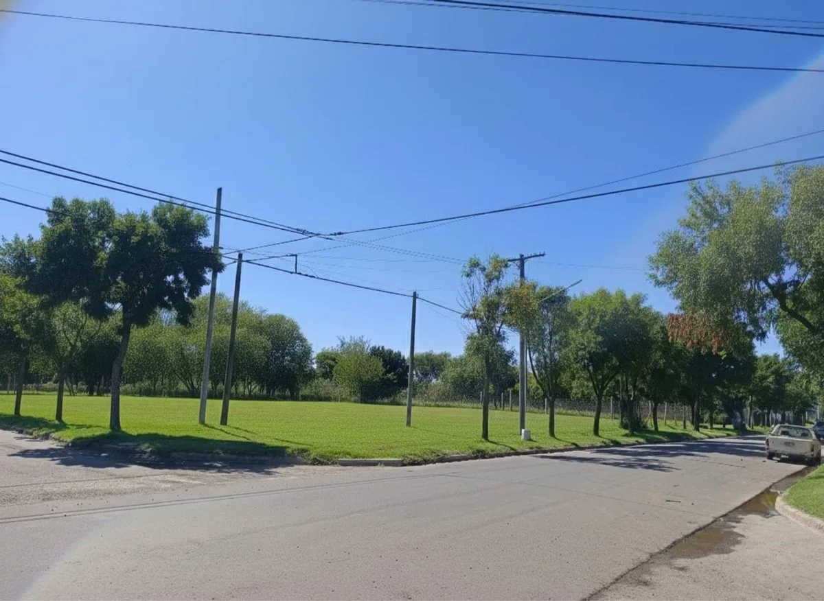 Terreno de 20 x 25 en Lisandro de la Torre y Colón