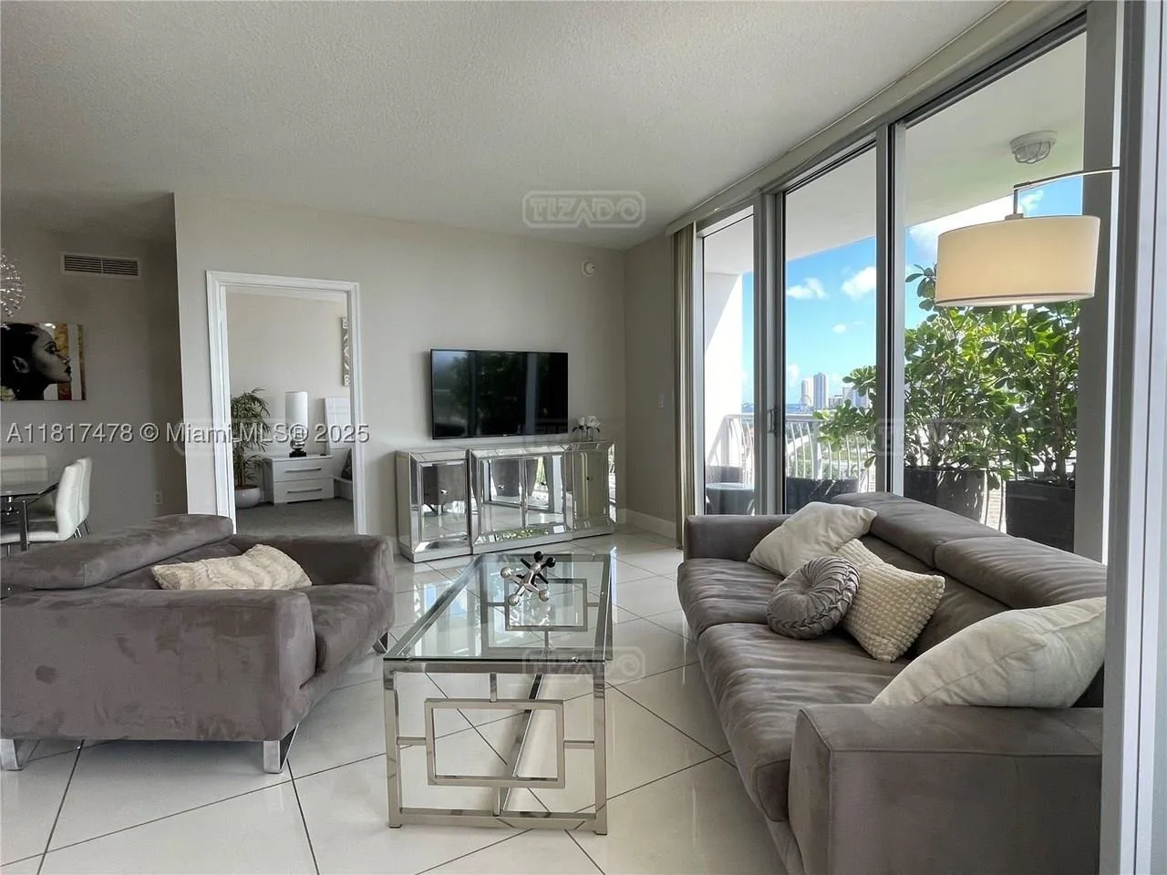 1750 N Bayshore Dr #1414 1700 foto 2