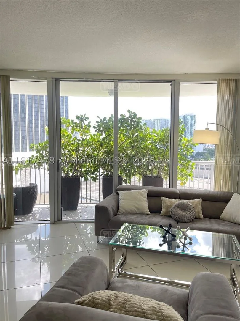 1750 N Bayshore Dr #1414 1700 foto 3