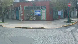 # MIRA ESTO # IMPORTANTE ESQUINA # LOCALES # 7 UNIDADES FUNCIONALES # OPORTUNIDAD FLIPPING O RENTA foto 1