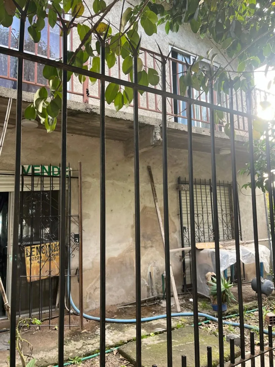 CASA CON TERRENO EN VENTA - ING. ALLAN, LA CAROLINA 2 foto 2