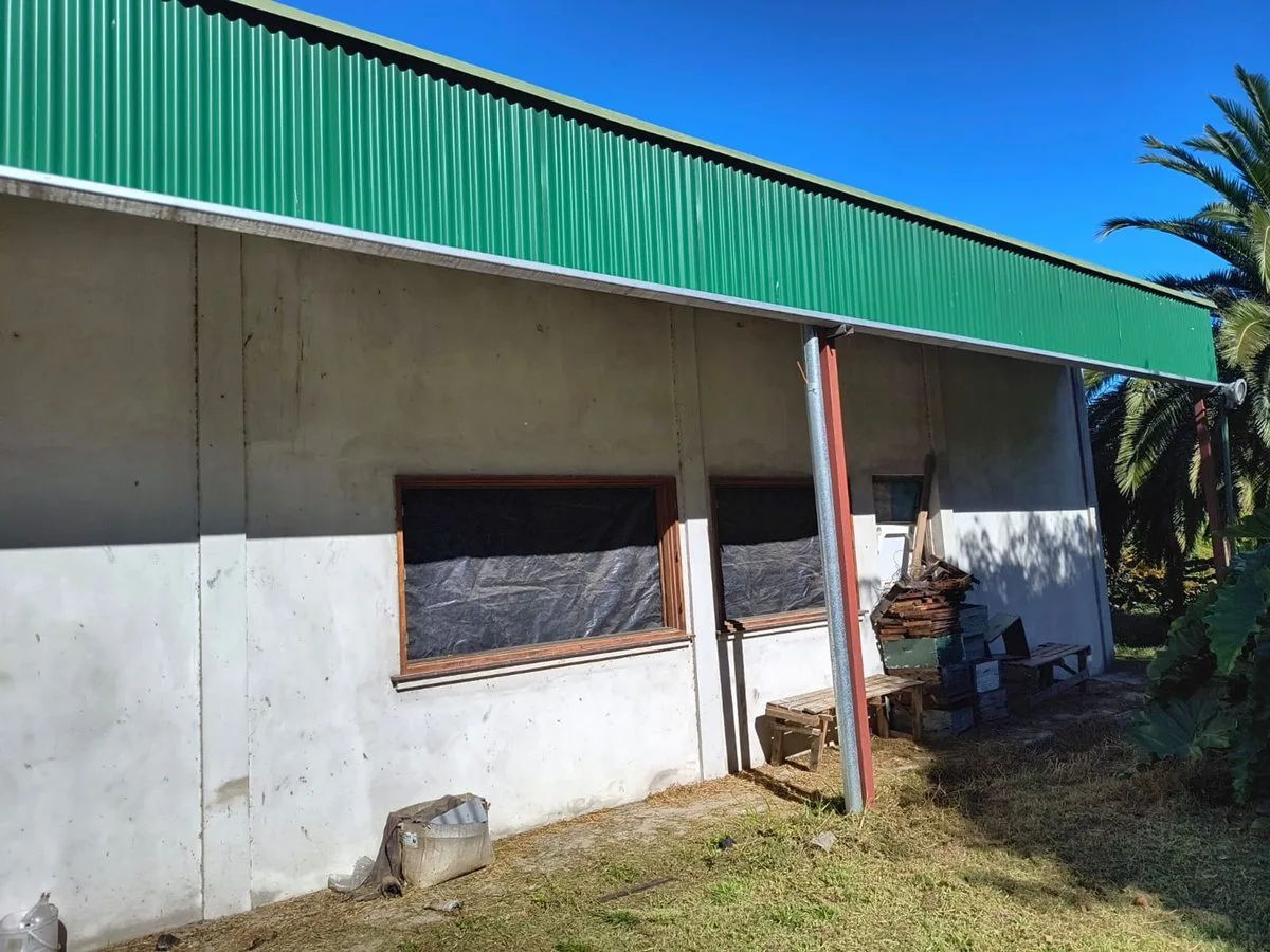 Venta Galpón lote 10 x 30 Barrio Guemes Moreno foto 4