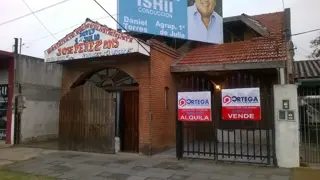 CASA + LOCAL + DPTOS EXCELENTE OPORTUNIDAD!! foto 1