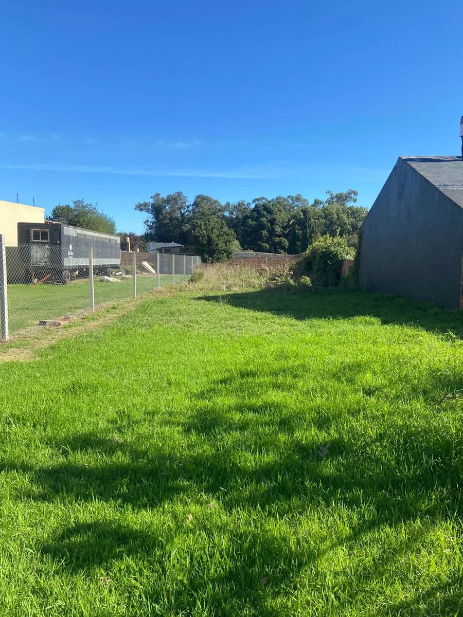 Terreno de 450m2 en venta en Parquemar