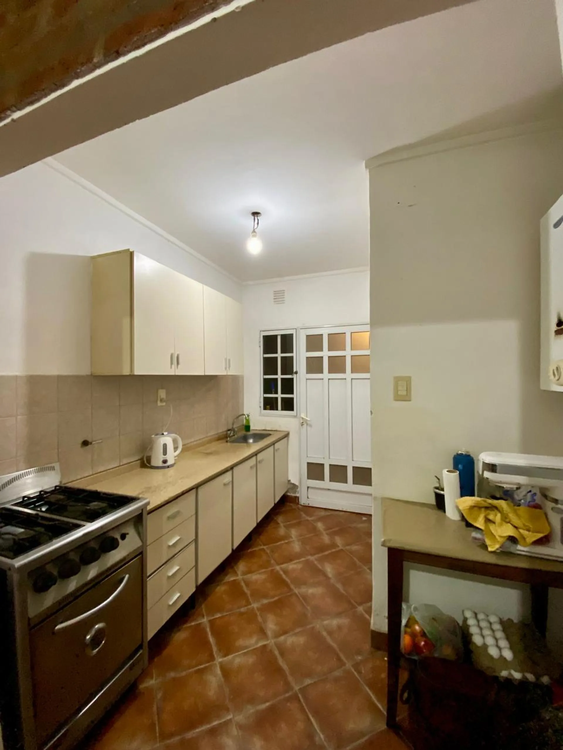 VENTA DE DEPARTAMENTO  EN PB AL FRENTE CON PATIO foto 4