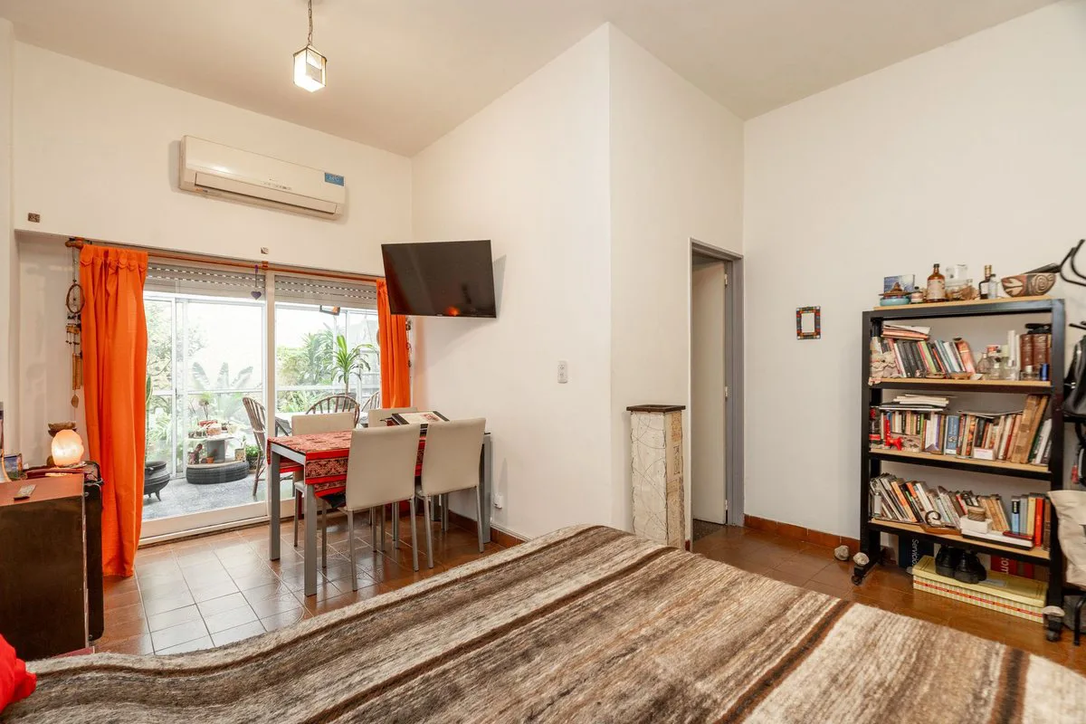 MONOAMBIENTE CON PATIO EN VENTA EN FLORES foto 4