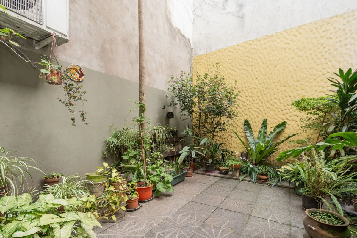 MONOAMBIENTE CON PATIO EN VENTA EN FLORES foto 5