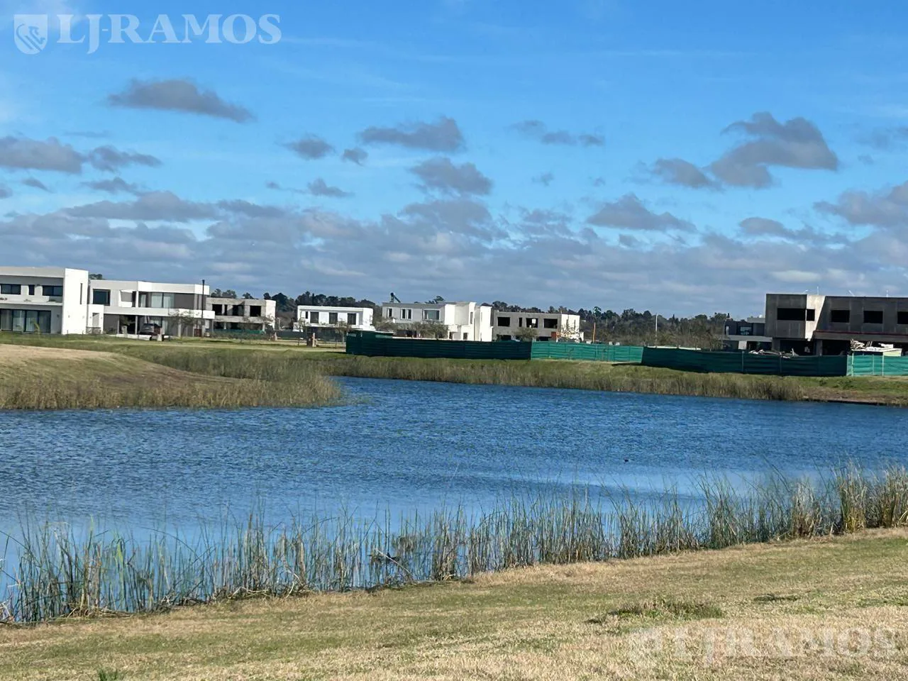 Terreno en Puertos del Lago - BARRIO AMARRAS foto 2