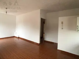 Departamento en 1er piso - Burzaco foto 3