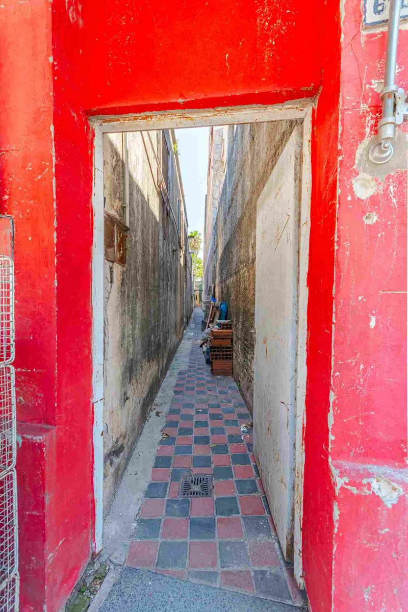 VENTA DE PROPIEDAD COMERCIAL A REFACCIONAR. foto 5