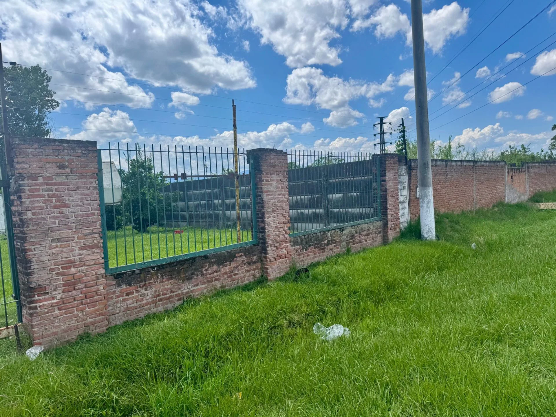 VENTA TERRENO CON GALPON EN CIRCUNVALACION foto 3