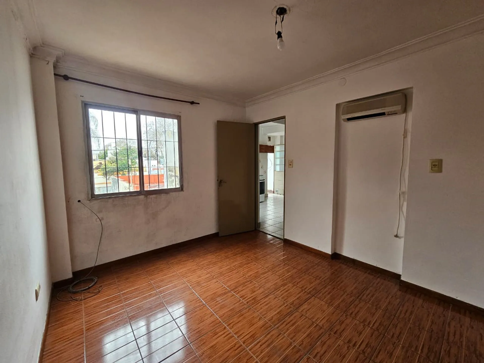VENTA DEPARTAMENTO 2 AMBIENTES MONTECASTRO foto 3