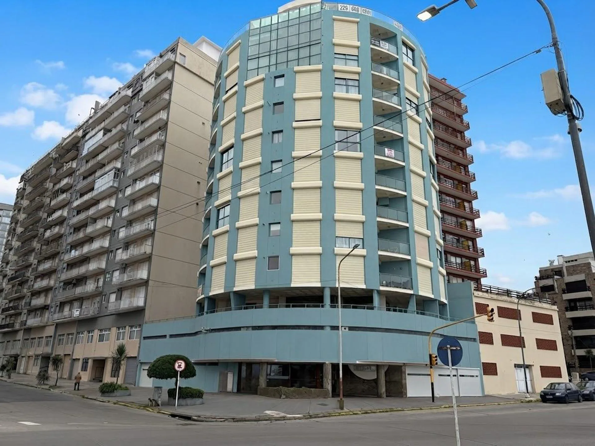 Venta Dpto 3 Amb Balcón Cochera Frente al Mar foto 3