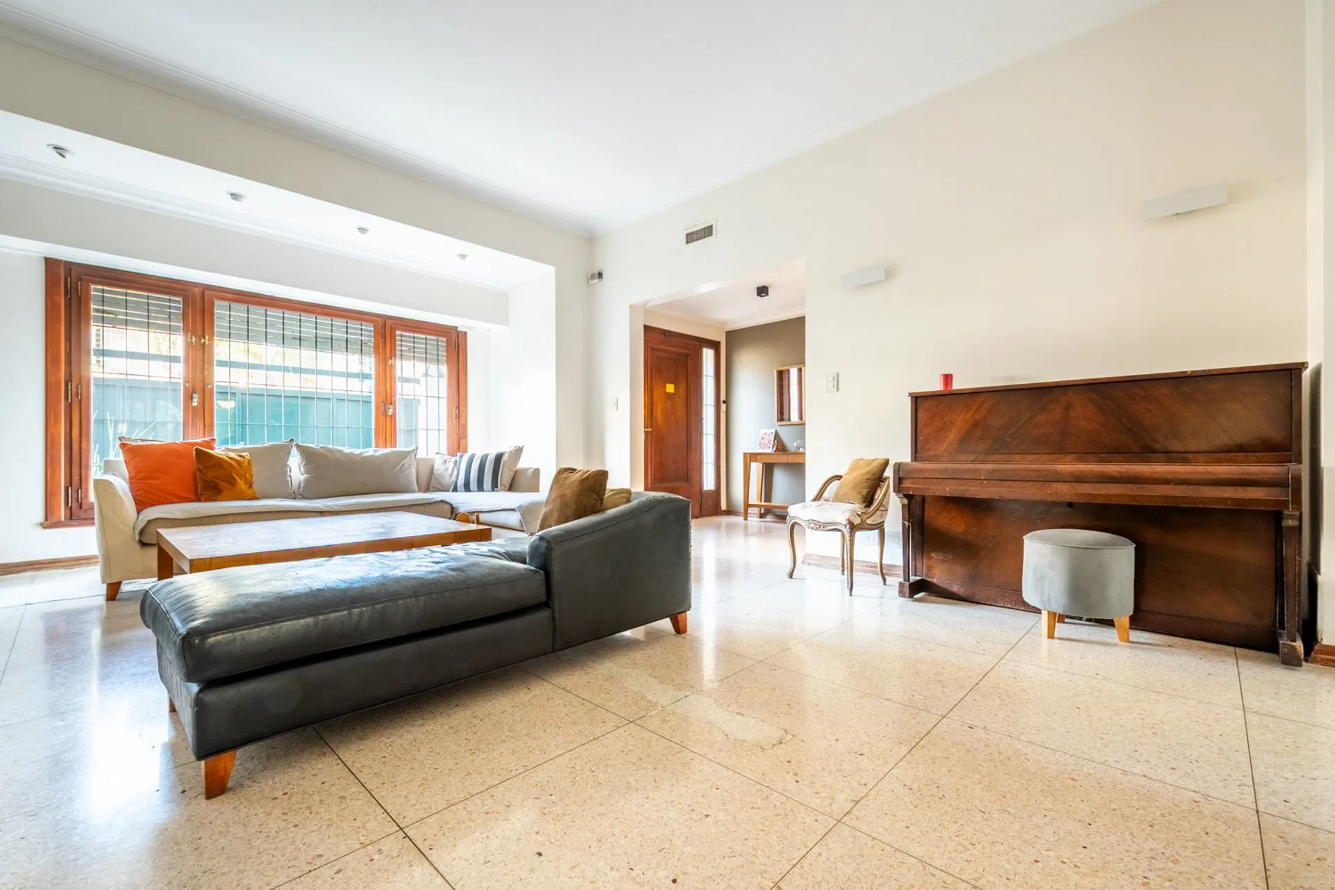 VENTA CASA 6 AMB PILETA Y PARRILLA VICENTE LOPEZ foto 5