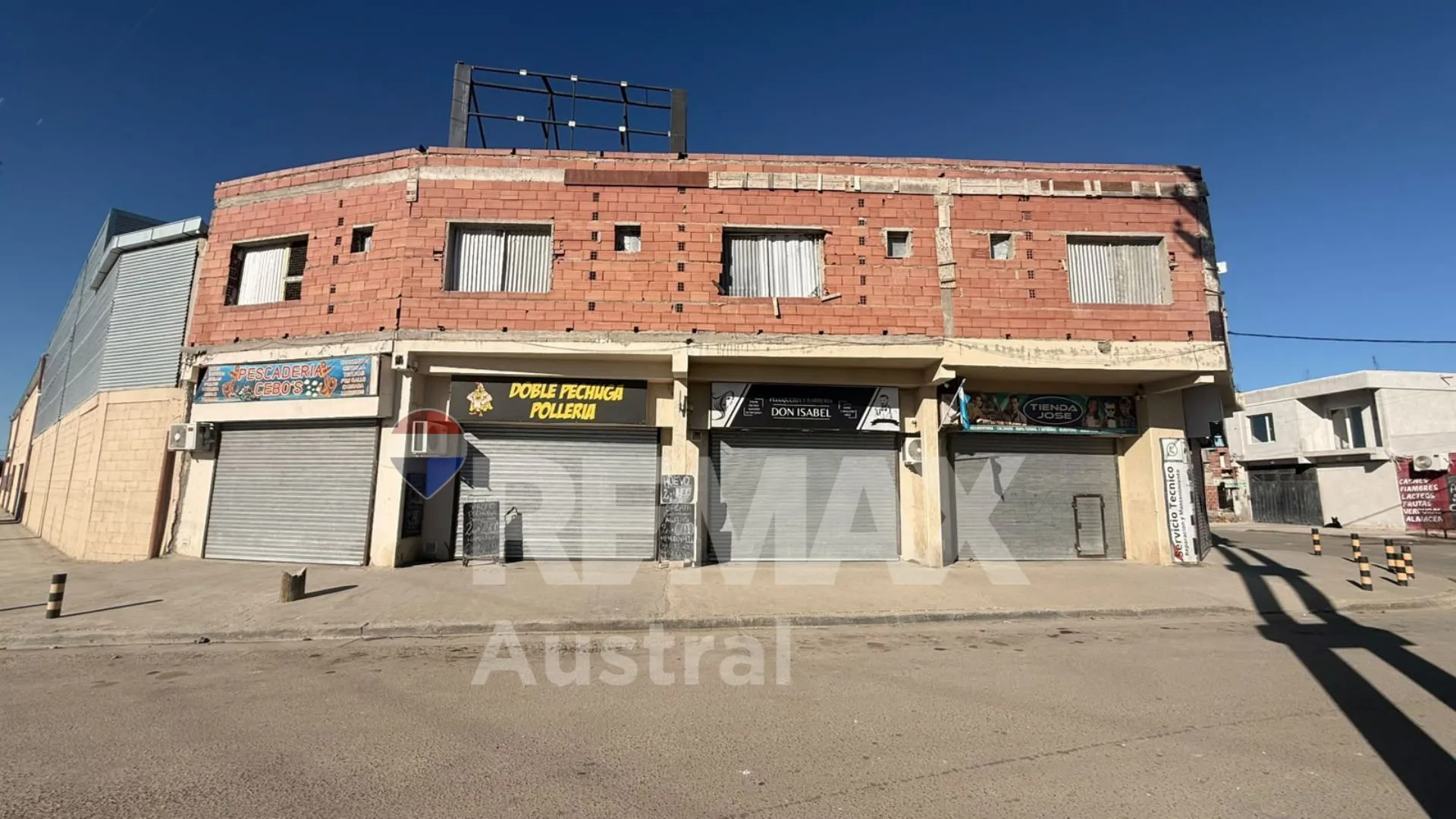 5 LOCALES COMERCIALES MAS DEPTOS A TERMINAR, KM 8