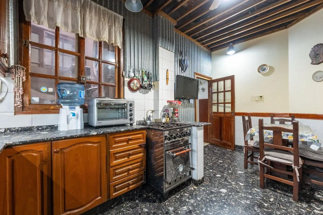 VENTA | Departamento Tipo PH 4 Ambientes con Balcón en Balvanera foto 3