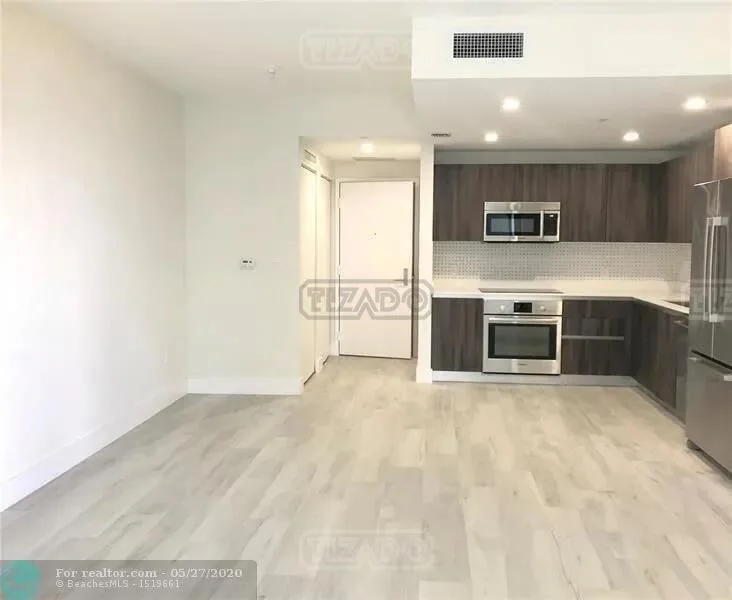 488 NE 18th #905 400 foto 3