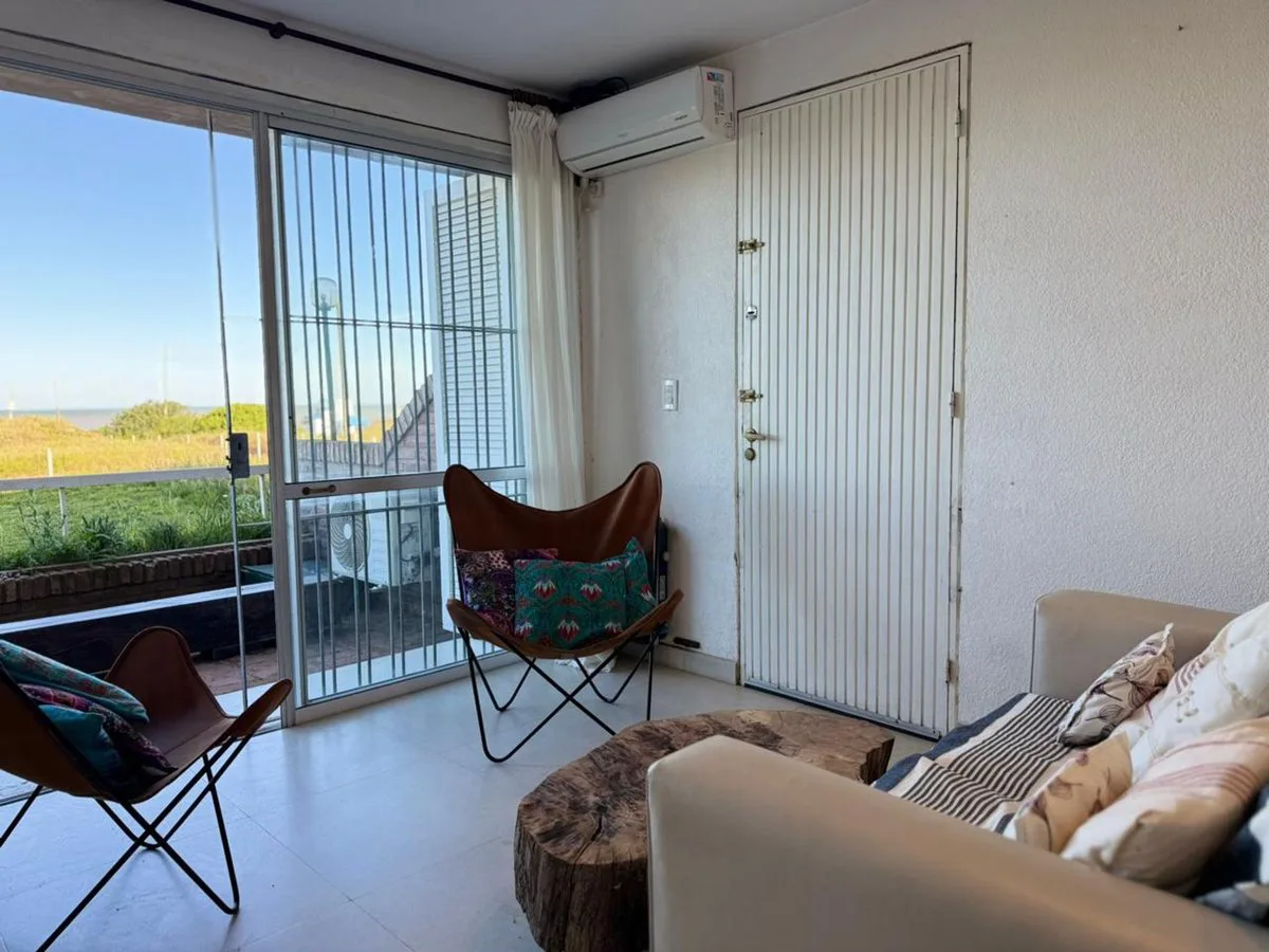 TRES AMBIENTES VISTA AL MAR PINAMAR PLANTA BAJA foto 2
