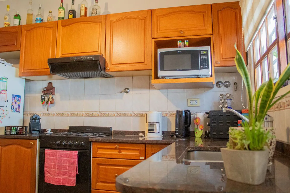 VENTA DUPLEX 3 AMB. y PLAYROOM. HERMOSO!! CASTELAR foto 3